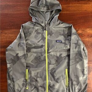 Patagonia Boys Baggies Jacket Size M